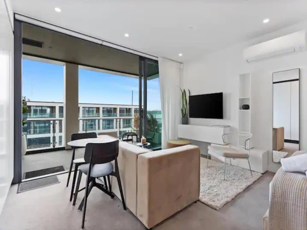 Sleek Modern Studio With Balcony Auckland Eksteriør bilde